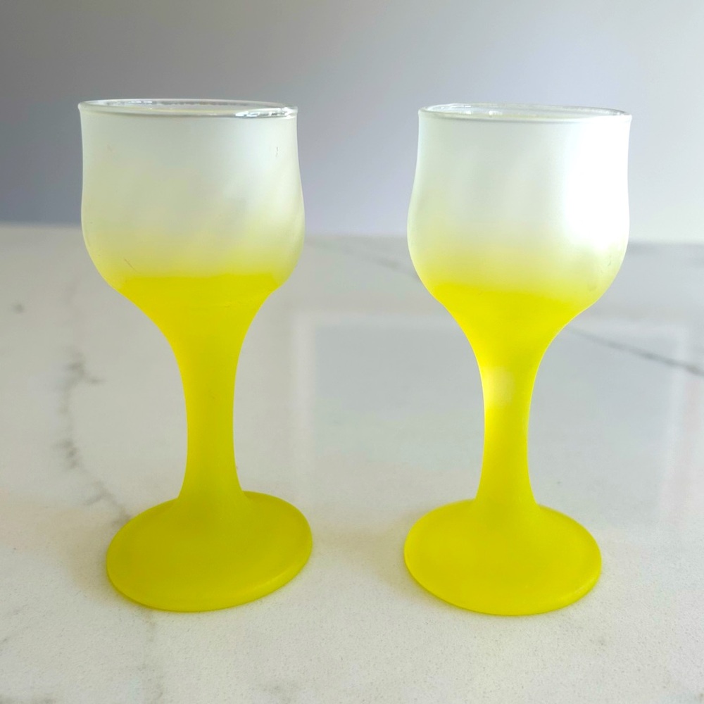 💛 Vintage Frosted Stem Cordial Glasses - Set of 2